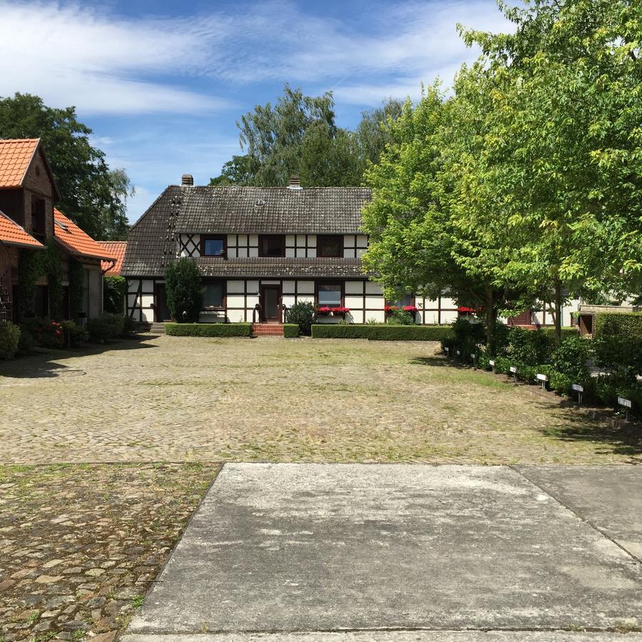 Engels Hof Wolfsburg Bagian luar foto